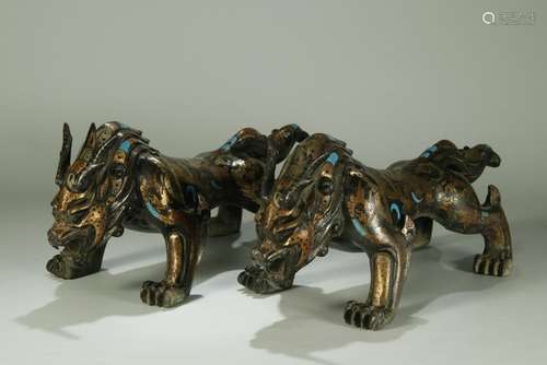 A Pair of Inlaid Gemstones Animals