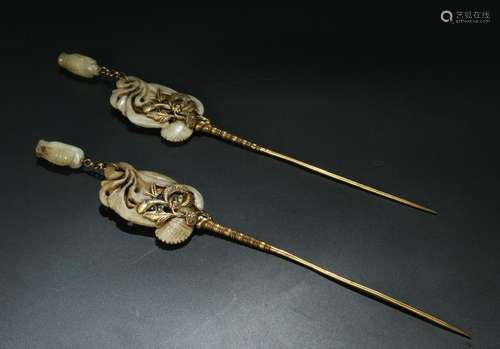 A Pair of Gilt Silver and Inlaid White Jade Hairpin