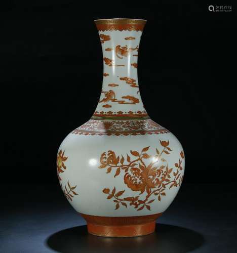 Hsien Feng, Coral and Gold Tian Qiu Vase