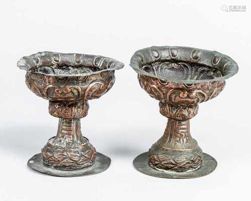 Two baroque bowls, chased copper 18. century15cmThis is a timed auction on our German portal lot-