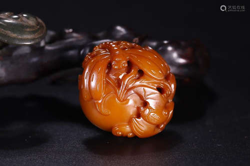 YELLOW JADE SCULPTURE