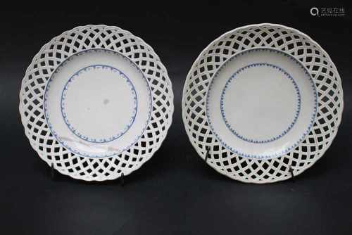 Two Vienna porcelain dishes, 19.century20cmThis is a timed auction on our German portal lot-