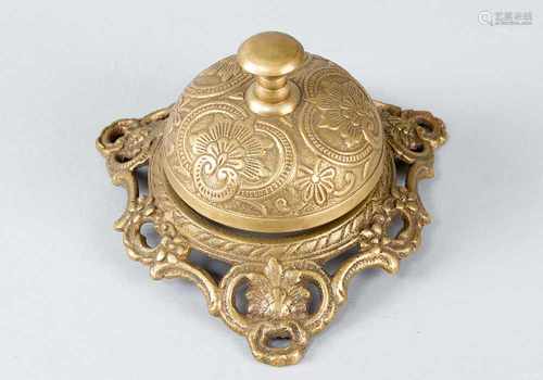 Table bell,bronze10cmThis is a timed auction on our German portal lot-tissimo.com.View catalogue