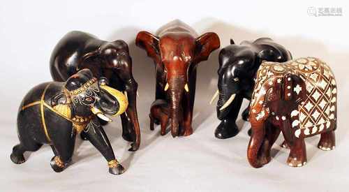 Lot of 5 Indian elephants wood carvedThis is a timed auction on our German portal lot-tissimo.com.