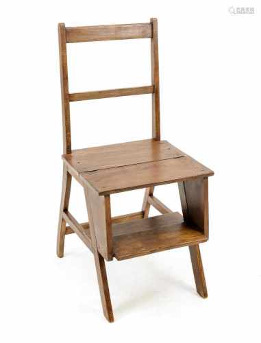 Bibliotheksleiter-Stuhl, 19. Jh., Buche nussbaumfarben gebeizt, aufklappbar zuBibliotheksleiter
