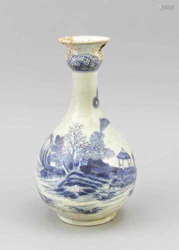 Blau-weiße Flaschenvase, China, wohl Exportware aus Jingdezhen, wohl Mitte 18. Jh.,umlaufender Dekor