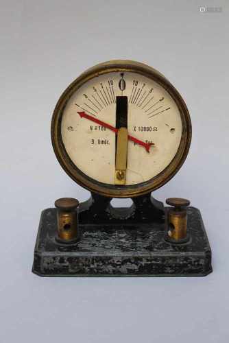 Rotation diameter, with scale , metal mantle, early 20.century10cmThis is a timed auction on our