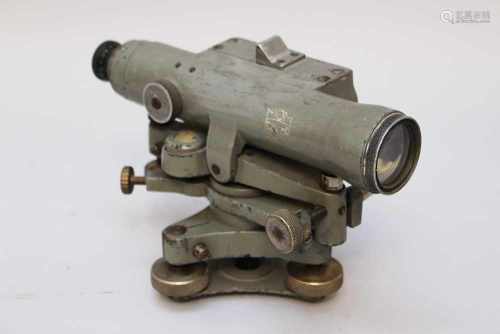 Theodolite, Hungary around 195015cmThis is a timed auction on our German portal lot-tissimo.com.View