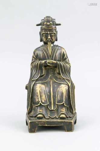 Statuette eines hohen Beamten, China, wohl 19. Jh., Bronze. Auf einem Stuhl sitzend, dieHände vor