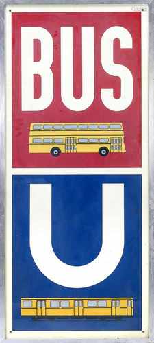 Historisches BVG-Schild, 60/70er Jahre? Holz/Spanplatte, polychrom bedruckt. Oben Bus vorrotem,