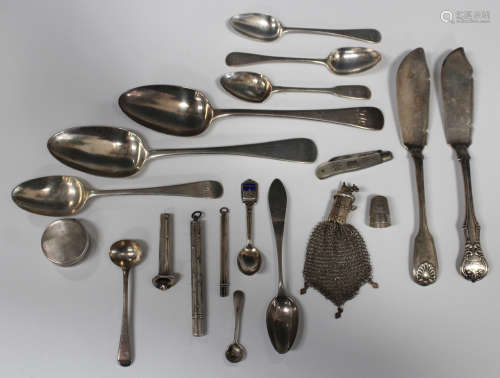 A small group of silver items, including a George III Old English pattern tablespoon, London 1819 by