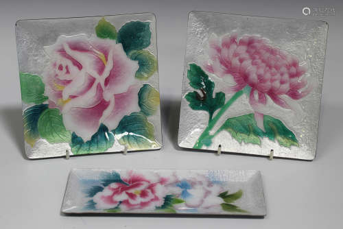 A group of three Japanese Ando cloisonné enamel dishes, 20th century, comprising two square dishes