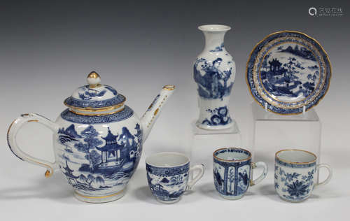 A small group of Chinese blue and white export porcelain, Kangxi period and later, comprising a