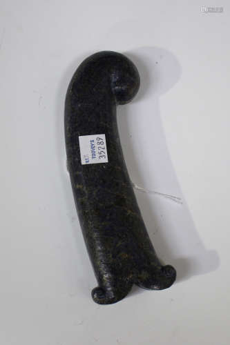 A Mughal style blue hardstone dagger/sword handle, modern, probably lapis lazuli, length 16cm.