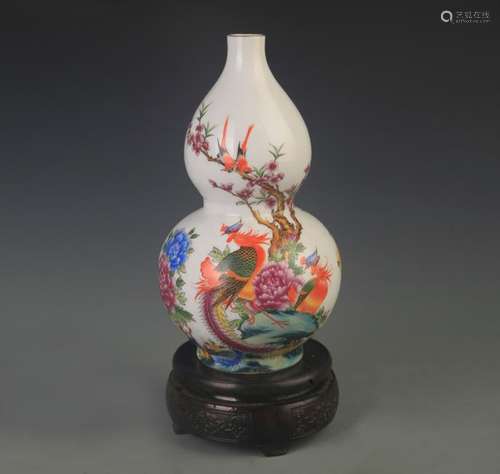 A RARE ENAMEL COLOR FLOWER AND BIRD PATTERN CUCURBIT