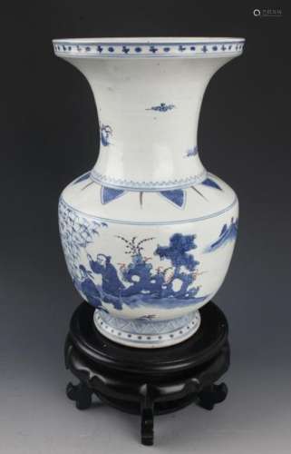FINELY PAINTED BLUE AND WHITE PORCELAIN JAR