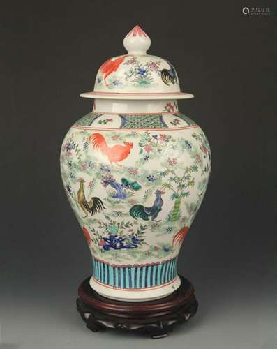 A FAMILLE ROSE CHICKEN PATTERN GENERAL TYPE JAR