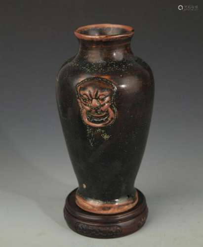 A FINE JI ZHOU KILN BLACK GLAZED PORCELAIN JAR