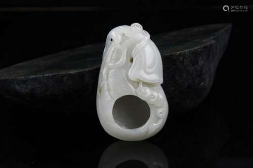 A FINE HETIAN JADE MONKEY SHAPED SMALL WATER JAR