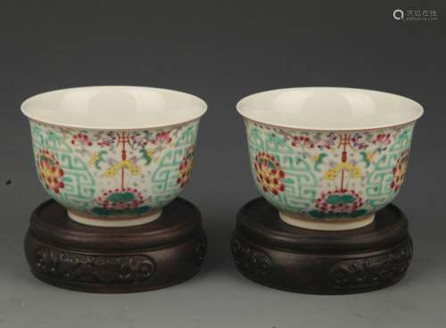 REAR PAIR OF FAMILLE ROSE FLOWER PATTERN PORCELAIN CUP