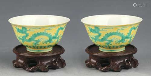 PAIR OF DRAGON PAINTED PORCELAIN CUP