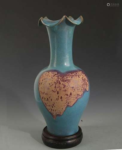 A JUN KILN SKY BLUE GLAZE FLOWER TOP VASE