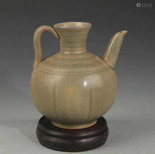 YUE KILN GREEN GLAZE PORCELAIN EWER