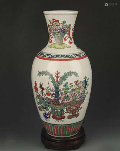 FAMILLE ROSE FLOWER PATTERN GUAN YIN PORCELAIN VASE