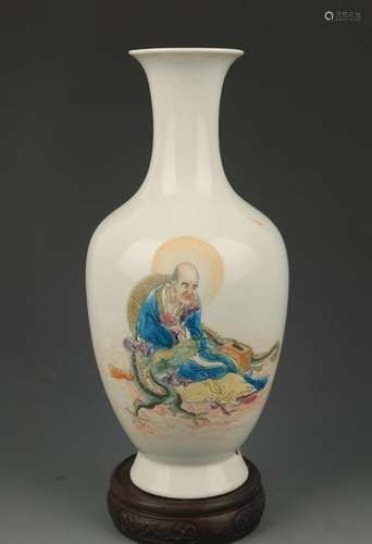 WANG QI MARK FAMILLE ROSE CHARACTER PATTERN PORCELAIN