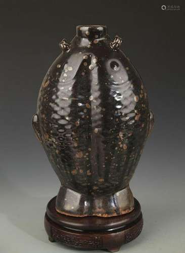 A JIAN KILN DOUBLE EAR FLAT VASE