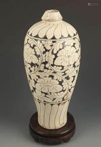 CI ZHOU KILN WHITE GLAZE PEONY FLOWER PATTERN VASE