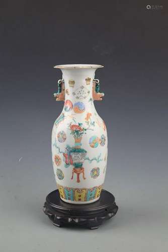 FAMILLE-ROSE FINELY PAINTED DOUBLE EAR PORCELAIN JAR