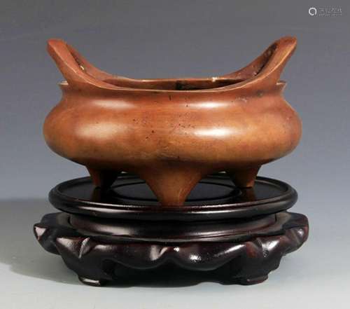 A DOUBLE EAR ROUND BRONZE CENSER