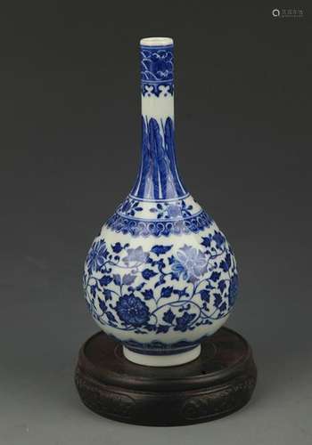 BLUE AND WHITE FLOWER PAINTED PORCELAIN BOTTLE