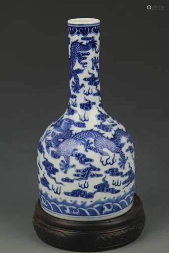 RARE BLUE AND WHITE DRAGON PATTERN BELL SHAPED VASE