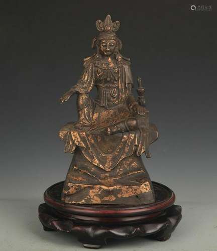 A BRONZE GUAN YIN STATUE