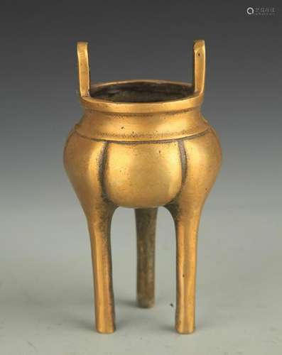 A BRONZE HIGHT FOOT BRONZE CENSER