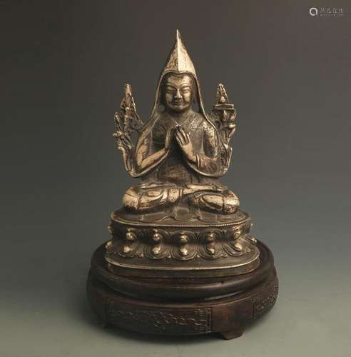 A TIBETAN BUDDHISM GELUGPA STYLE MASTER TSONGKHAPA