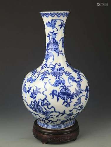 BLUE AND WHITE LONGEVITY PATTERN PORCELAIN VASE