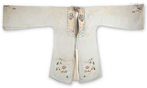 A FINE WHITE COLOR EMBROIDERED ROBE