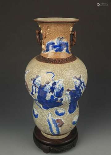 A GE TYPE GLAZE BLUE AND WHITE VASE