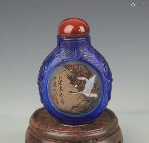 A GOOSE PAINTED GLASS SNUFF BOTTLE