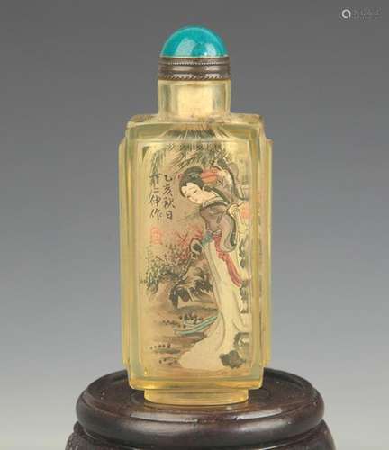 A FEMALE FIGURINE PAINTED SNUFF BOTTLE