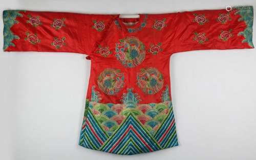 A FINE RED COLOR SMALL DRAGON EMBROIDERED ROBE