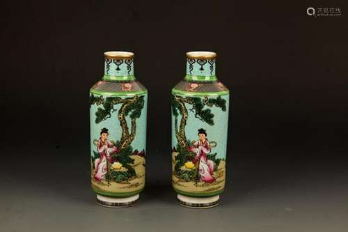 PAIR OF FINE ENAMEL COLOR PORCELAIN JAR