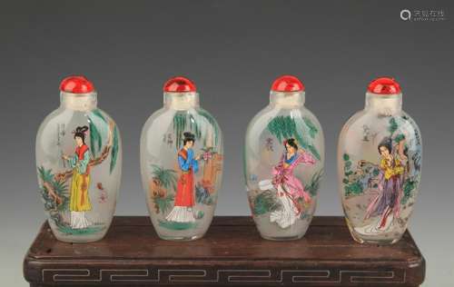 GROUP OF FOUR FINELY PAINTED GLASS SNUFF BOTTLE