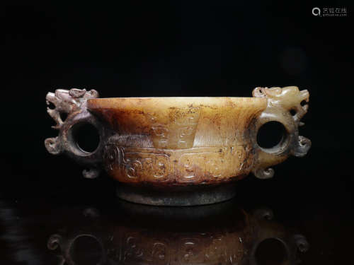 ANCIENT JADE BOWL IN BEAST-FACE PATTERN