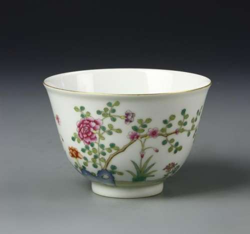 Chinese Famille Rose Tea Bowl