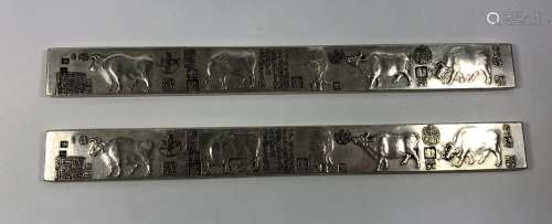 A PAIR OF CHINESE WHITE METAL BOOKMARKS, LENGTH 23CM