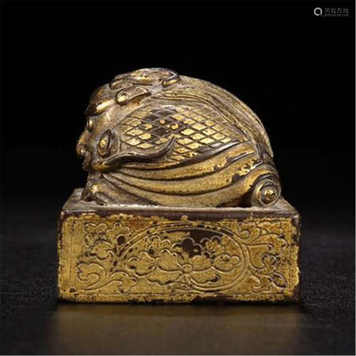 CHINESE GILT BRONZE BEAST SEAL